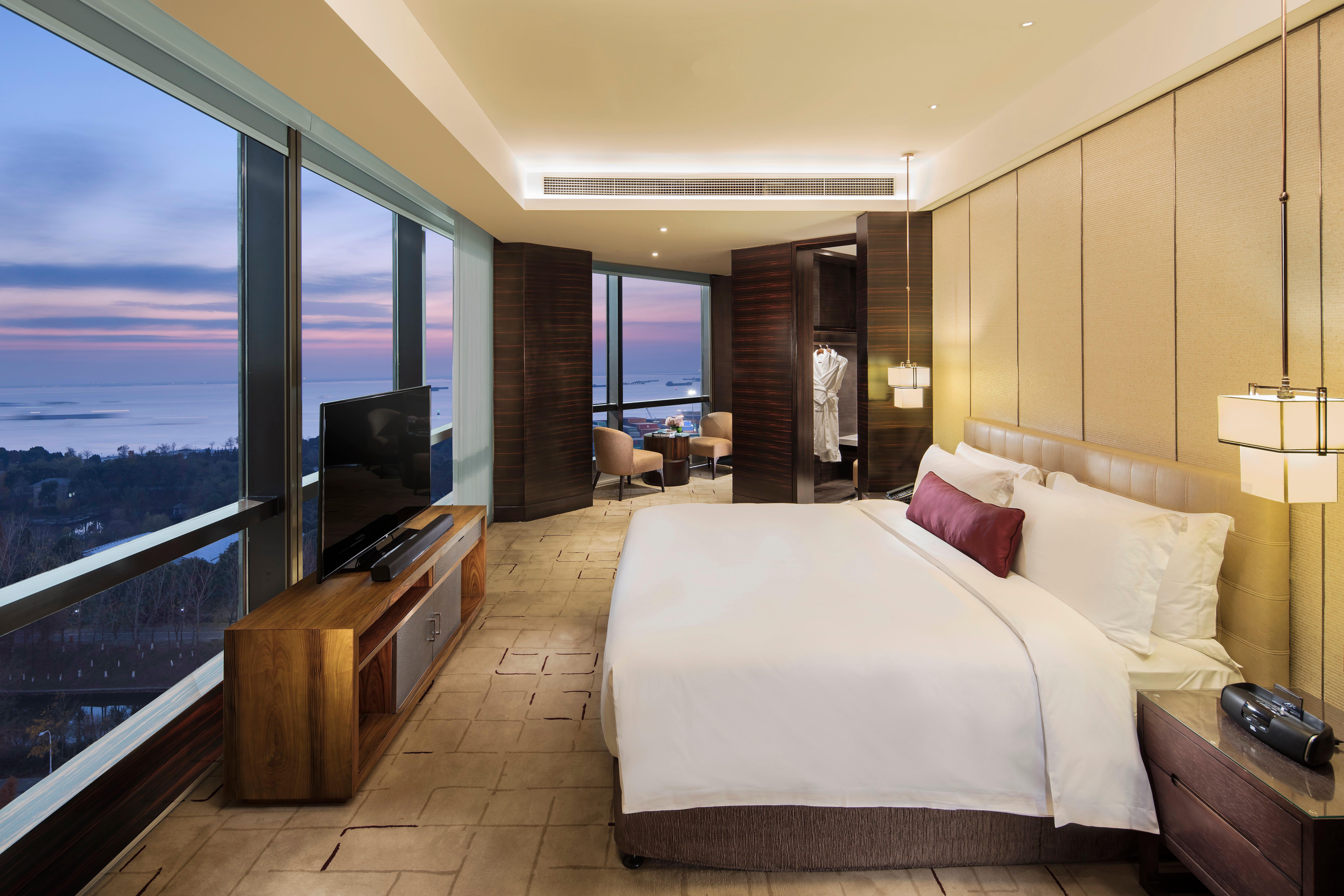Intercontinental Nantong By Ihg-Best View Of Yangtze Exterior photo